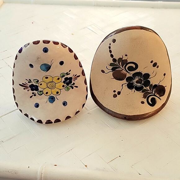 1960 Tonala Mexico and LAT Mexico Folk Art Both Signed Two Owls 5" and 4.5" - Picture 3 of 12